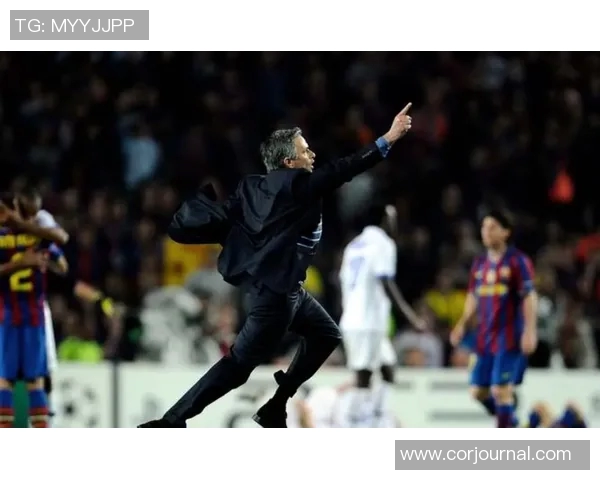 足球明星捂嘴说话视频引发热议背后的秘密与趣事揭秘