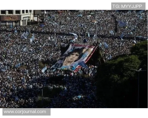 从小球场到世界舞台足球明星的奋斗与荣耀之路