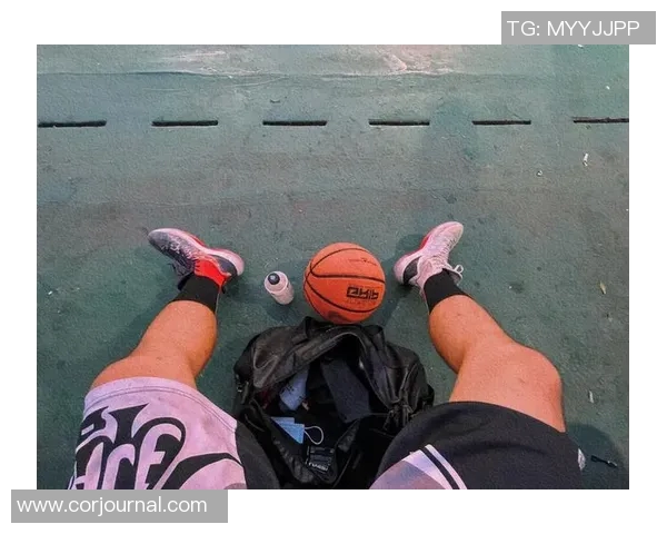 篮球明星在家打篮球的日常生活与训练方式揭秘